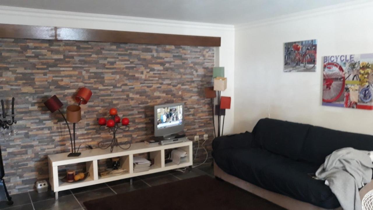 Zen Guest House Em Leiria ペドローガン・グランデ エクステリア 写真